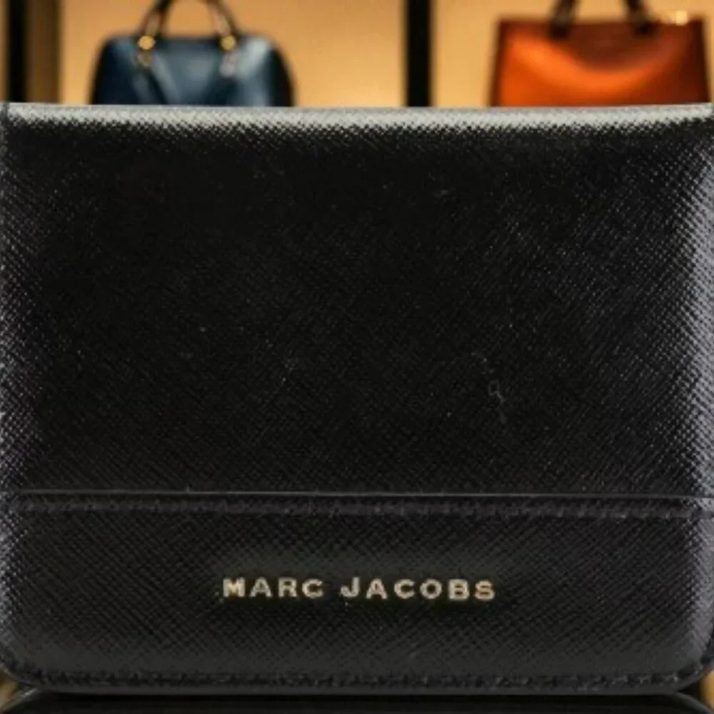 Marc Jacobs bifold wallet